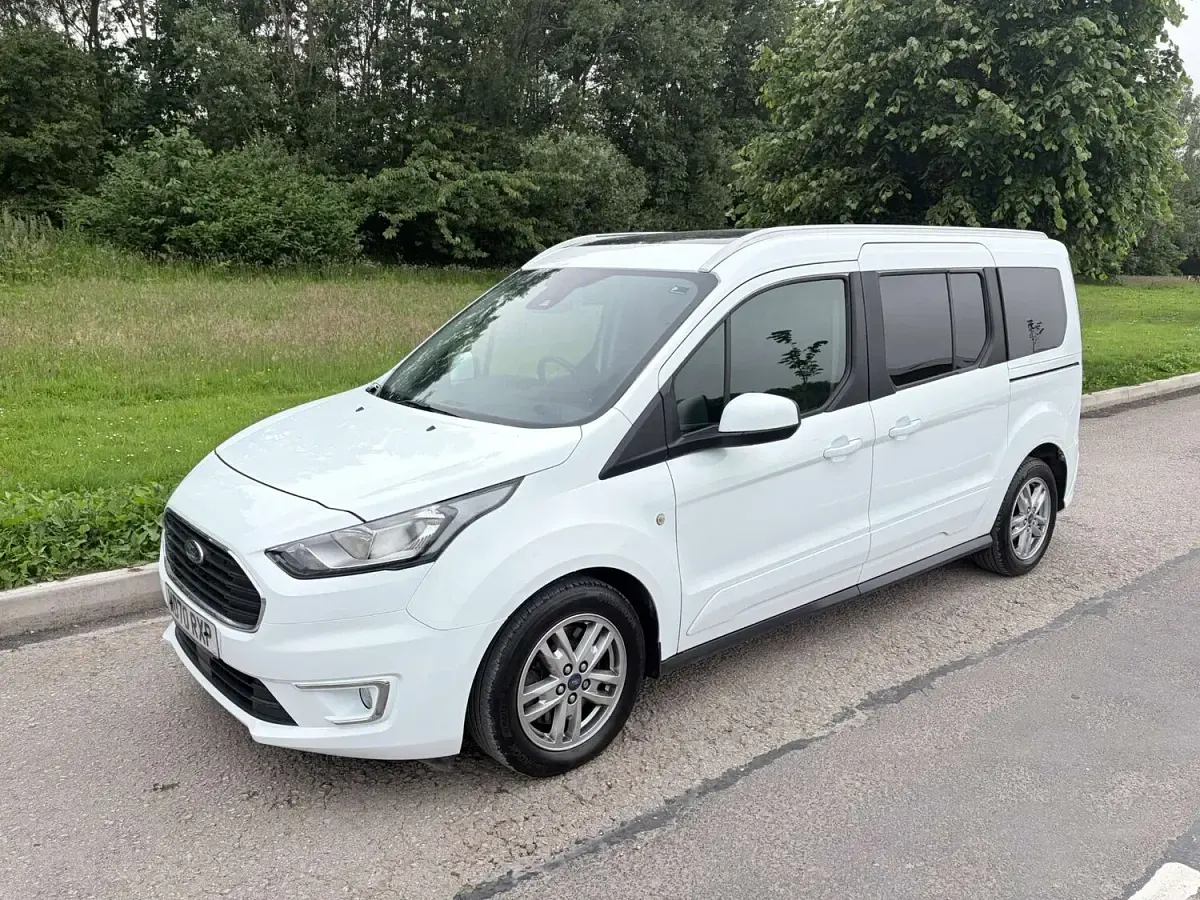 Used Ford Tourneo Titanium 2021 White MPV