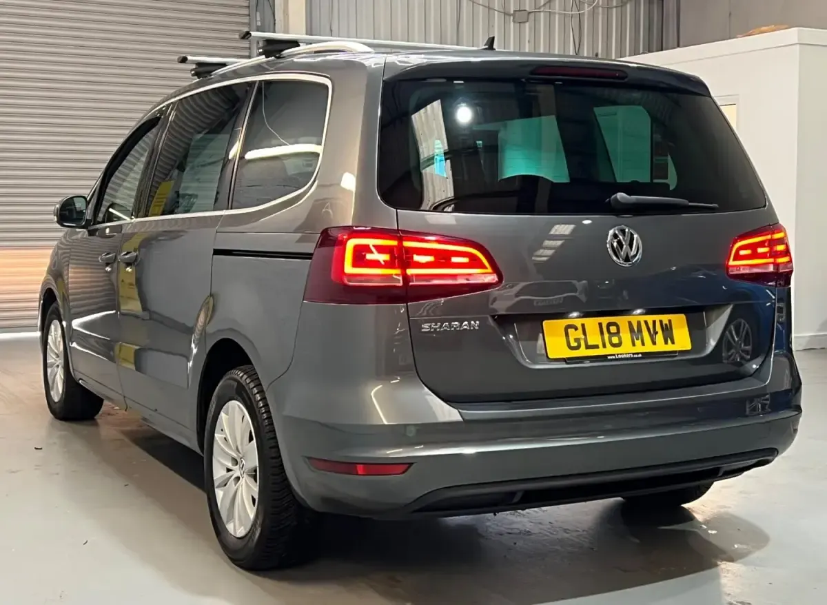 Usado VW Sharan SE 177 HP (130 kW) 2018 Preto Monovolume