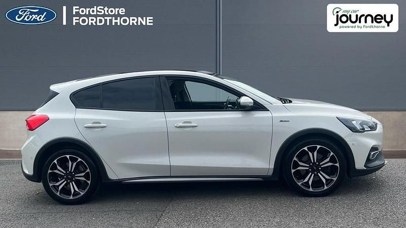 Used Ford Focus Active X 125 HP (91 kW) 2020 White Hatchback
