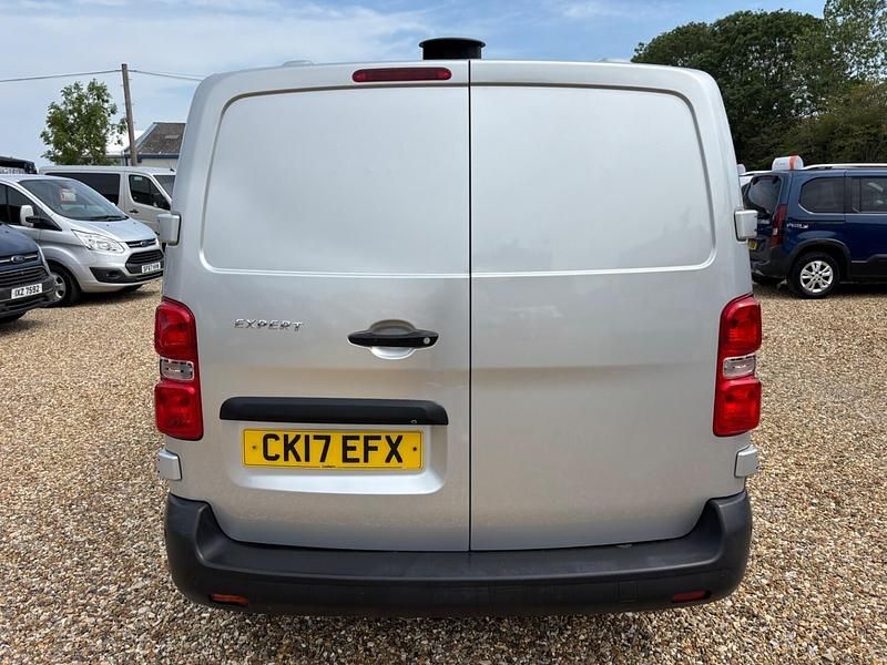 Used Peugeot Expert 2017 Silver Van