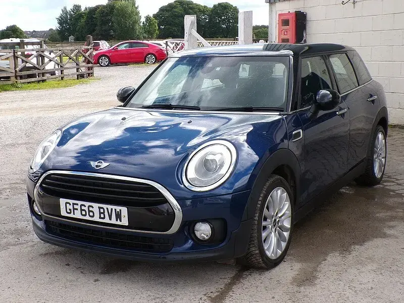 Used Mini Cooper D Clubman 2016 Deep blue Estate