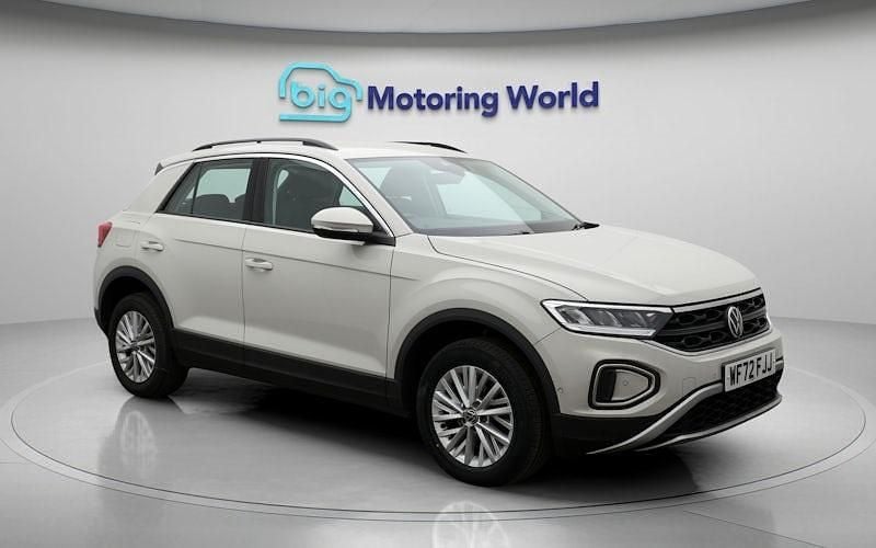 Used 2025 VW T-Roc Life SUV | £17,900 (Super price) - Image 1/4