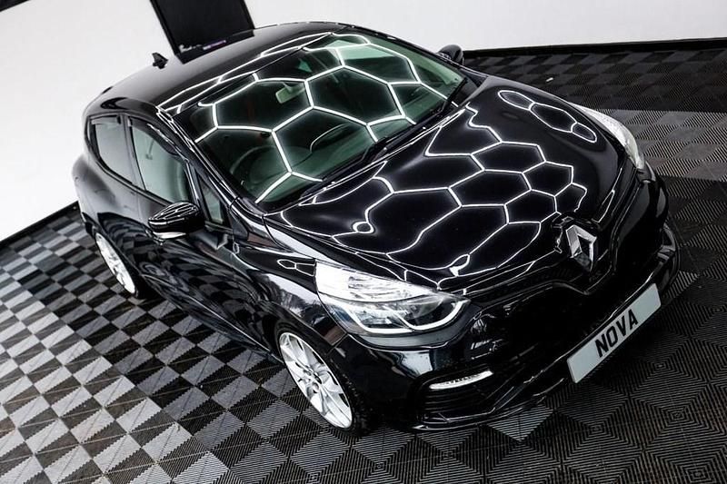 Used Renault Clio IV Trophy 220 HP (161 kW) 2015 Black Hatchback