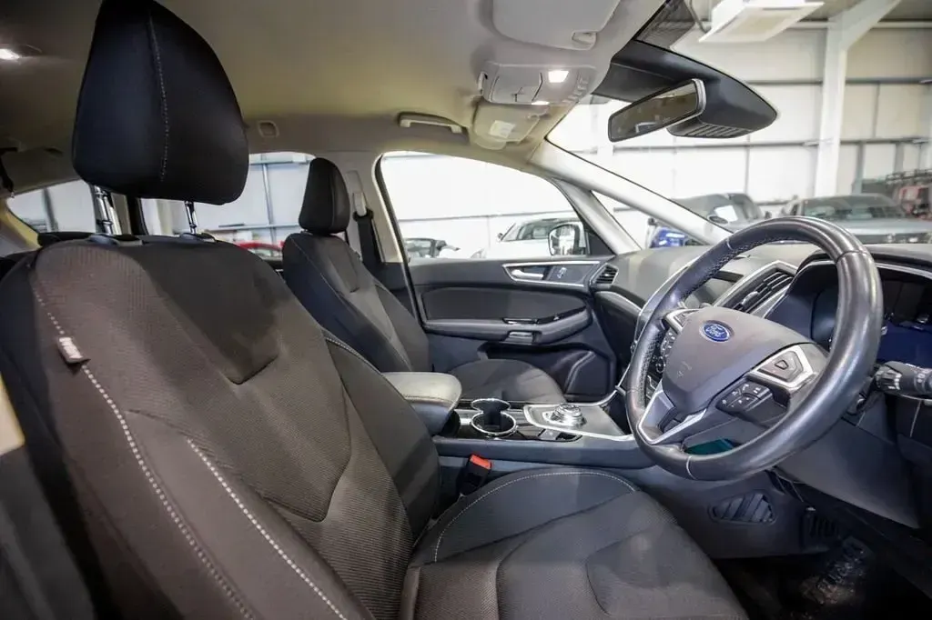 Usado Ford S-MAX Titanium 150 CV (110 kW) 2019 Blanco Monovolumen