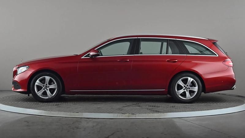 Used Mercedes E220 SE 194 HP (142 kW) 2017 Red Estate