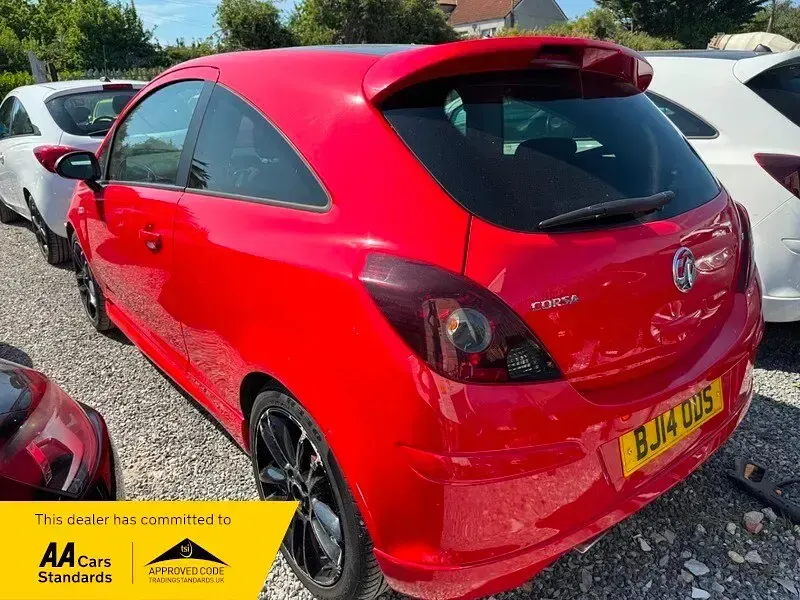 Used Vauxhall Corsa Edition 83 HP (61 kW) 2014 Red Hatchback
