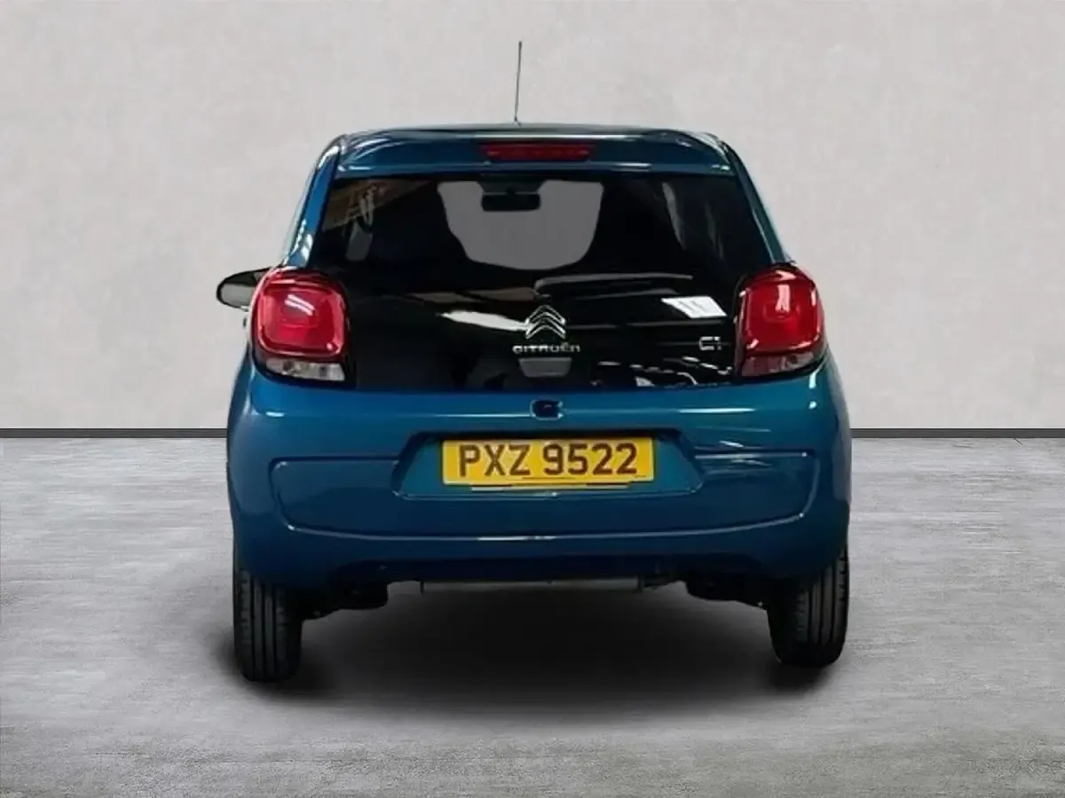 Used Citroën C1 Shine 72 HP (52 kW) 2021 Green Hatchback