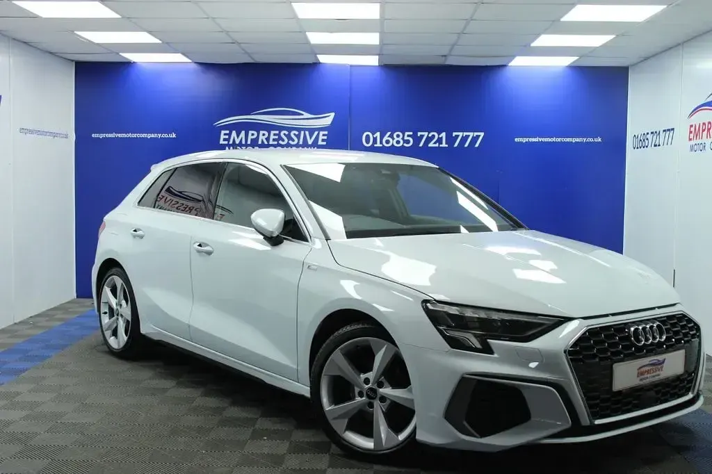 Used Audi A3 Sportback S-Line 150 HP (110 kW) 2022 White Hatchback