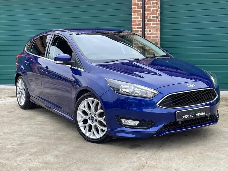 Used Ford Focus Zetec 120 HP (88 kW) 2016 Blue Hatchback