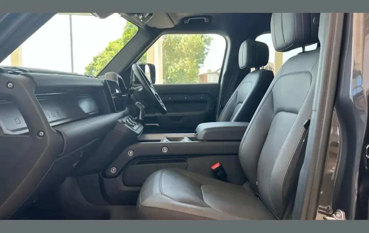 Used Land Rover Defender HSE Dynamic 350 HP (257 kW) 2026 Grey SUV