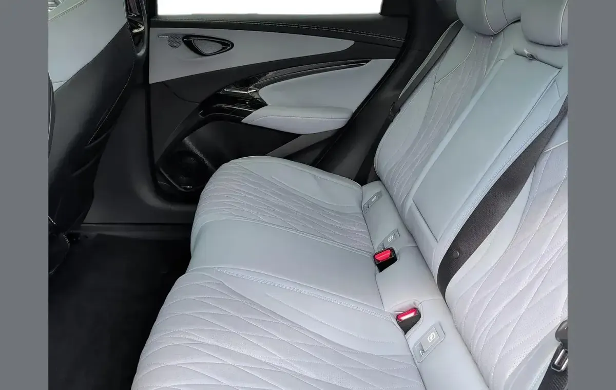 Used BYD Seal Design 230 kW (313 HP) 2025 White Sedan