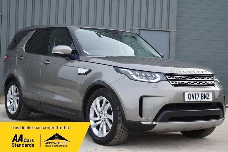 Grey Used 2017 Land Rover Discovery 5 HSE SUV | £20,995 (Good price) - Image 1/4