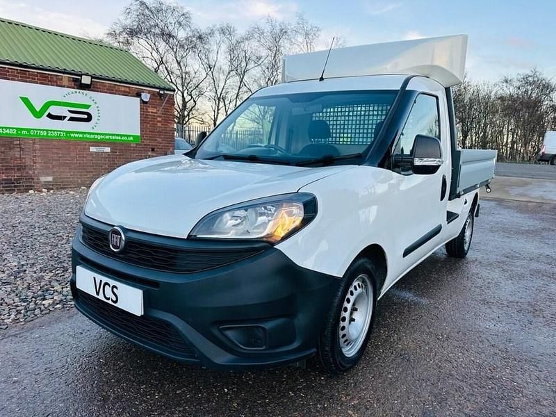 Used Fiat Doblò S 105 HP (77 kW) 2021 White MPV