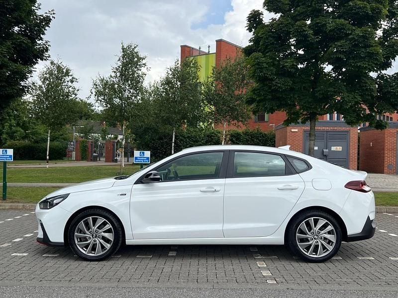 Used Hyundai i30 N Line 120 HP (88 kW) 2019 White Hatchback