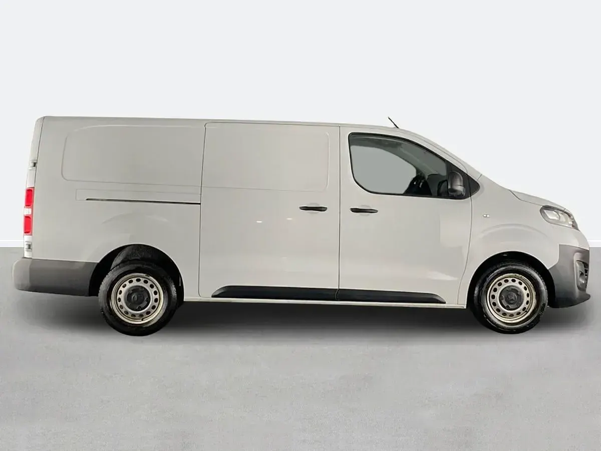 Usado Vauxhall Vivaro 100 HP (73 kW) 2023 Branco Monovolume