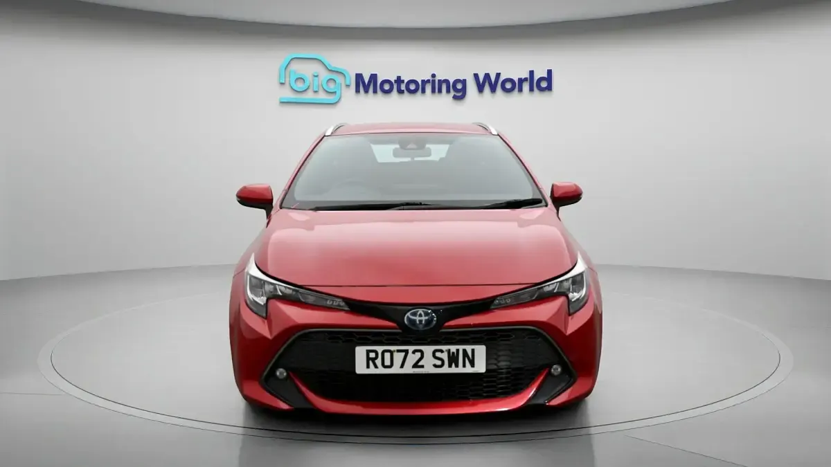 Used Toyota Corolla 122 HP (89 kW) 2023 Red Estate