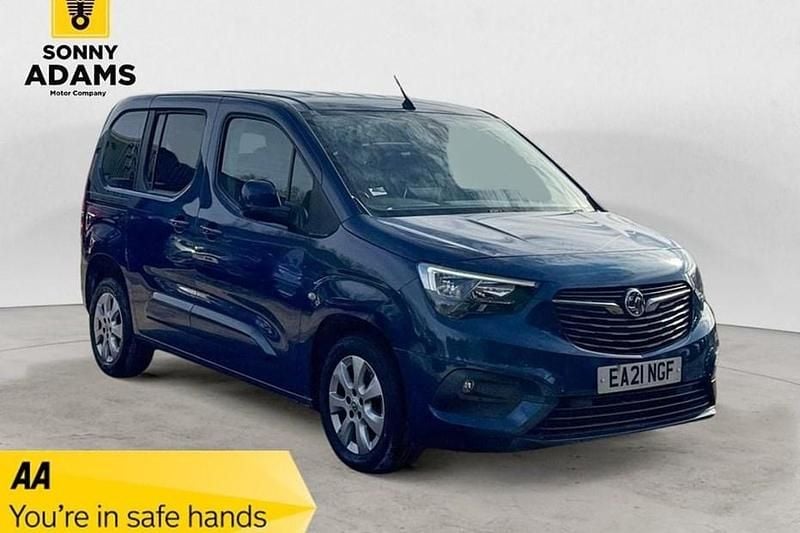Used Vauxhall Combo S 100 HP (73 kW) 2021 Blue MPV