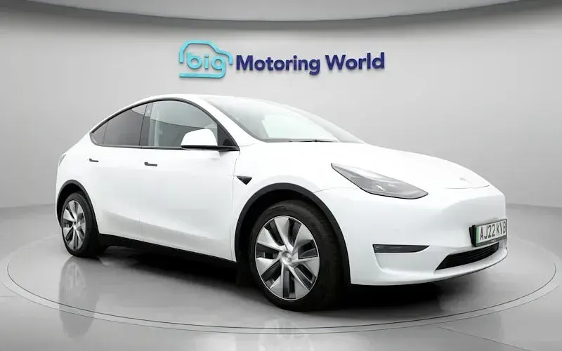 Used Tesla Model Y Long Range AWD 286 kW (389 HP) 2025 SUV