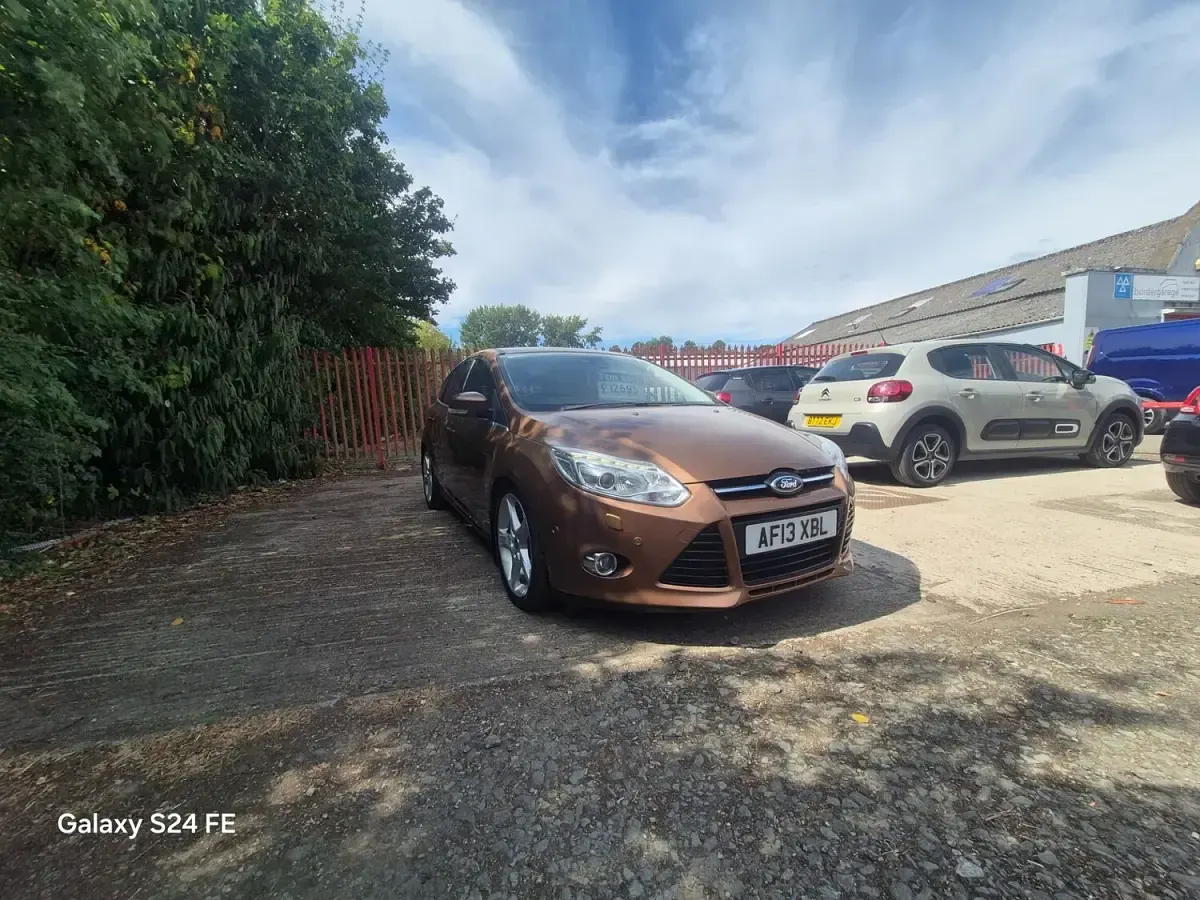 Used Ford Focus Titanium X 125 HP (91 kW) 2013 Brown Hatchback