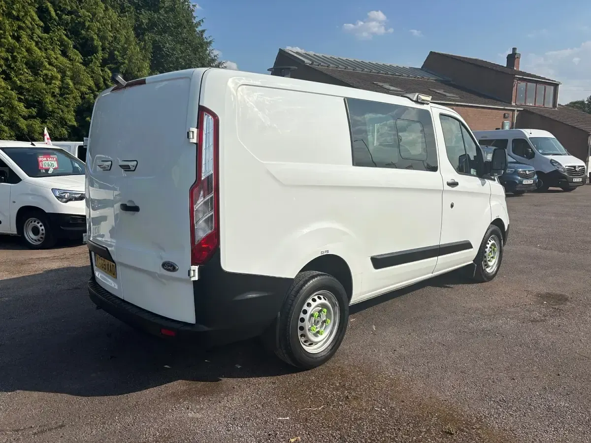 Used Ford Transit Custom 105 HP (77 kW) 2019 White Van