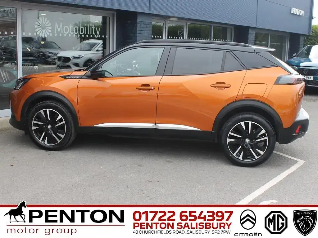 Used Peugeot 2008 GT-line 129 HP (94 kW) 2020 Orange SUV