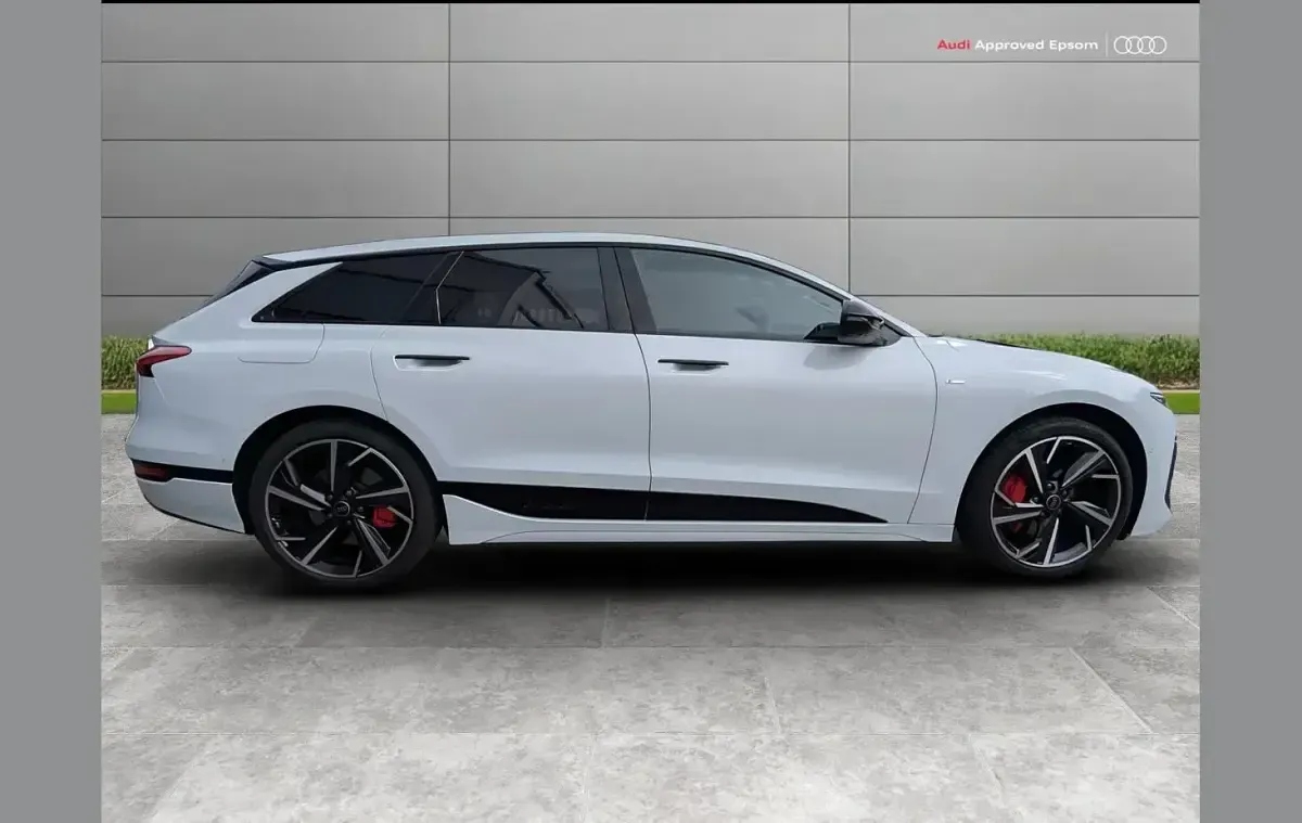 Used Audi e-tron Comfort 314 kW (428 HP) 2025 White SUV