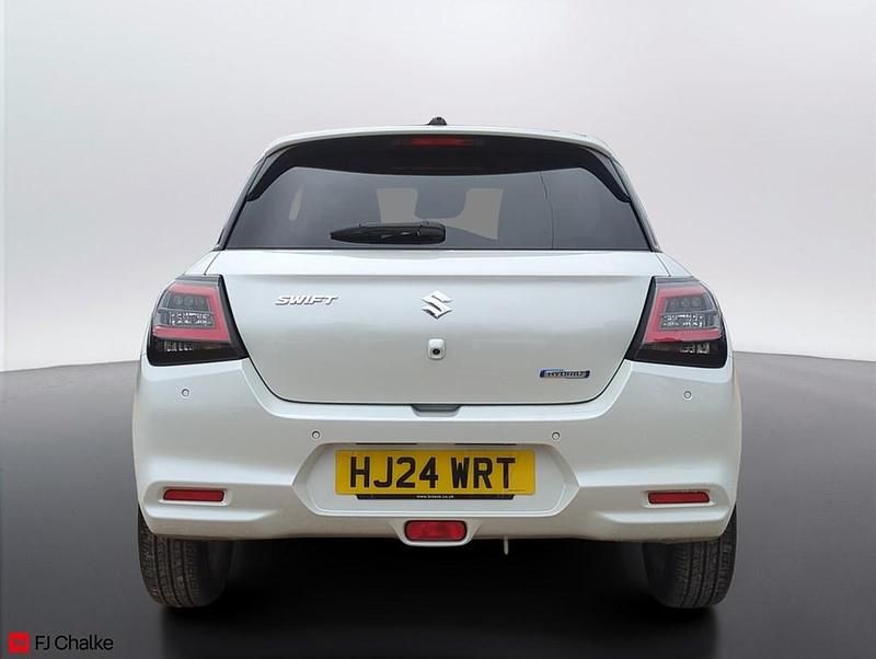 Used Suzuki Swift 82 HP (60 kW) 2024 White Hatchback
