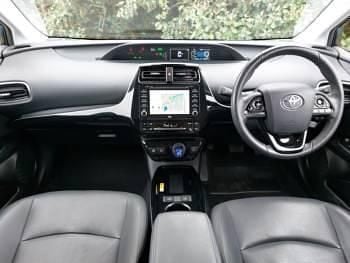 Used Toyota Prius 122 HP (89 kW) 2020 Blue Hatchback