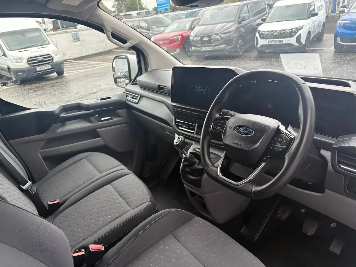 Used Ford Transit Custom Limited 136 HP (100 kW) 2025 White Van