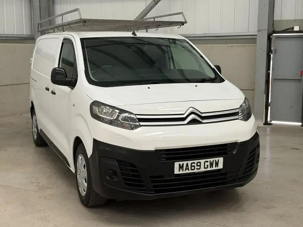 Used Citroën Dispatch 120 HP (88 kW) 2019 White MPV
