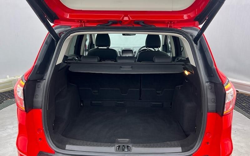 Used Ford Kuga Titanium X 182 HP (133 kW) 2019 Red SUV