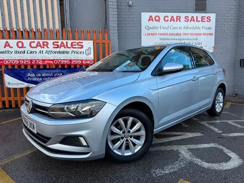 Used VW Polo SE 65 HP (47 kW) 2018 Silver Hatchback