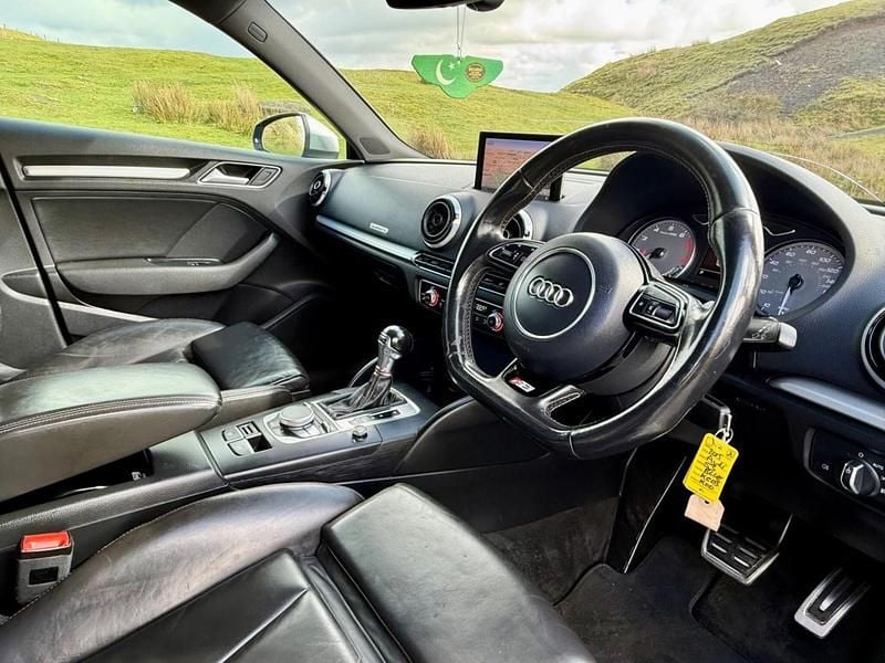 Begagnad Audi S3 Sportback Performance 300 HK (220 kW) 2015 Blå Halvkombi