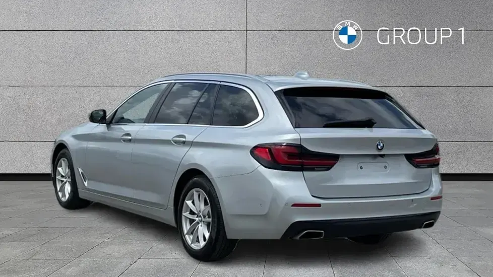 Usado BMW 520 Comfort Edition 187 CV (137 kW) 2020 Plateado Familiar
