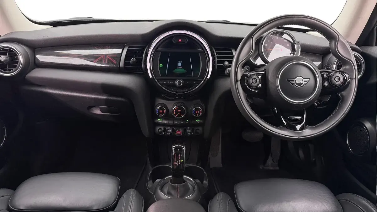 Usado Mini Cooper S Exclusive 189 HP (139 kW) 2019 Prateado Citadino