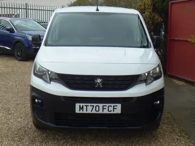 Used Peugeot Partner 131 HP (96 kW) 2020 White MPV