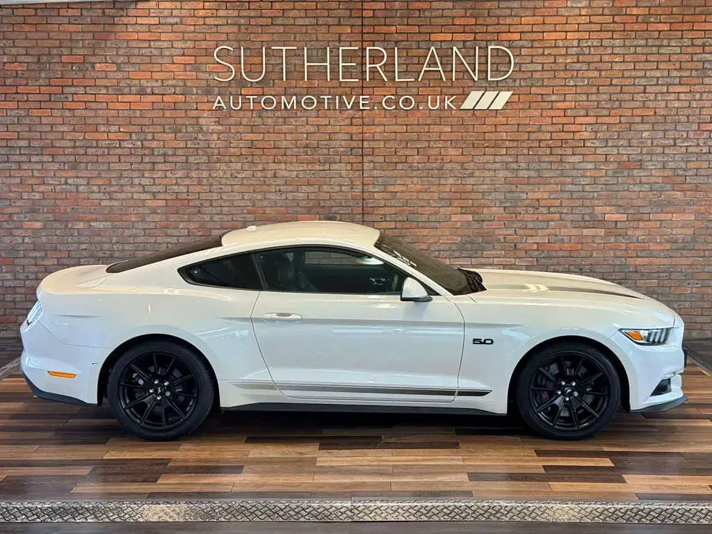 Used Ford Mustang 2018 White Coupe