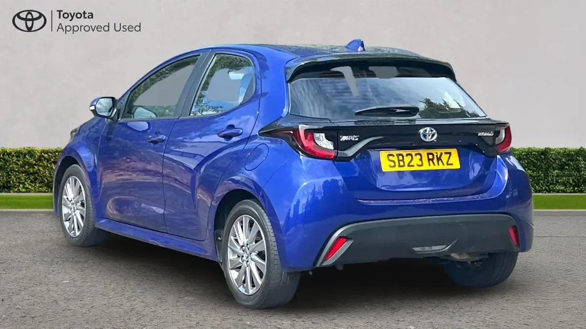 Used Toyota Yaris 116 HP (85 kW) 2023 Galactic blue Hatchback