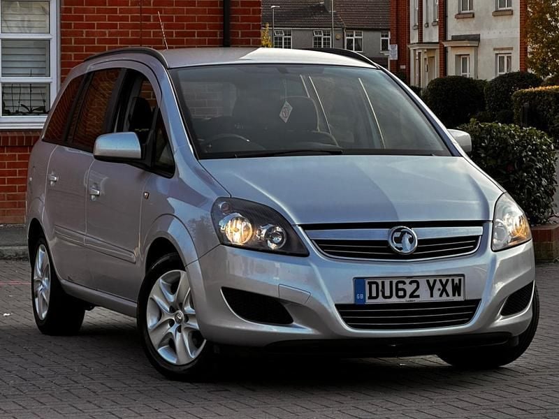Used Vauxhall Zafira 120 HP (88 kW) 2013 Silver MPV