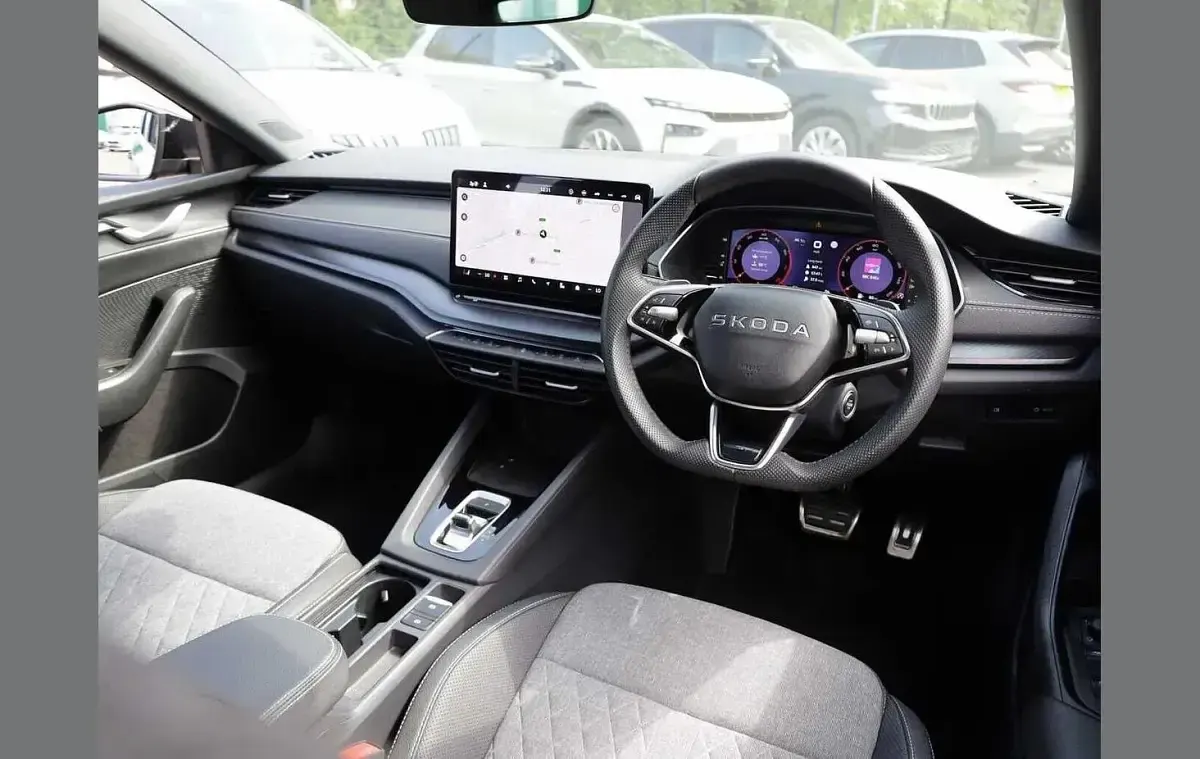 Gebraucht Skoda Octavia SportLine 147 PS (108 kW) 2025 Schwarz Kleinwagen