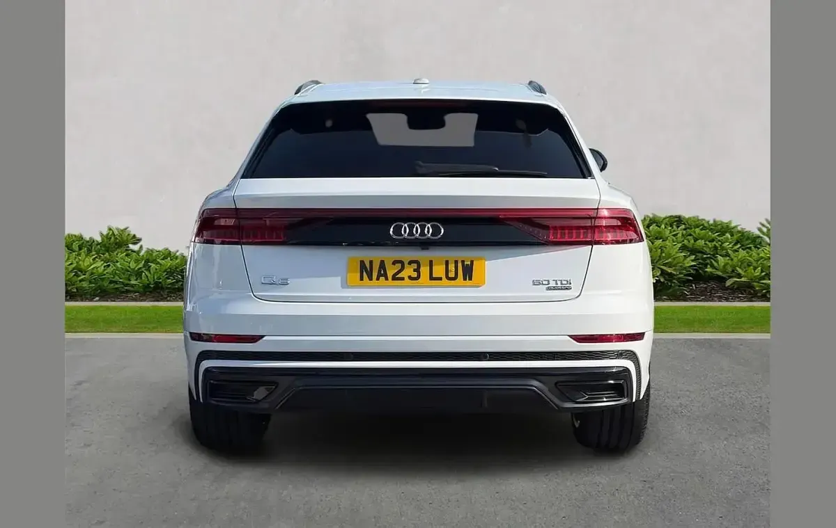 Used Audi Q8 Black Edition 286 HP (210 kW) 2023 White SUV