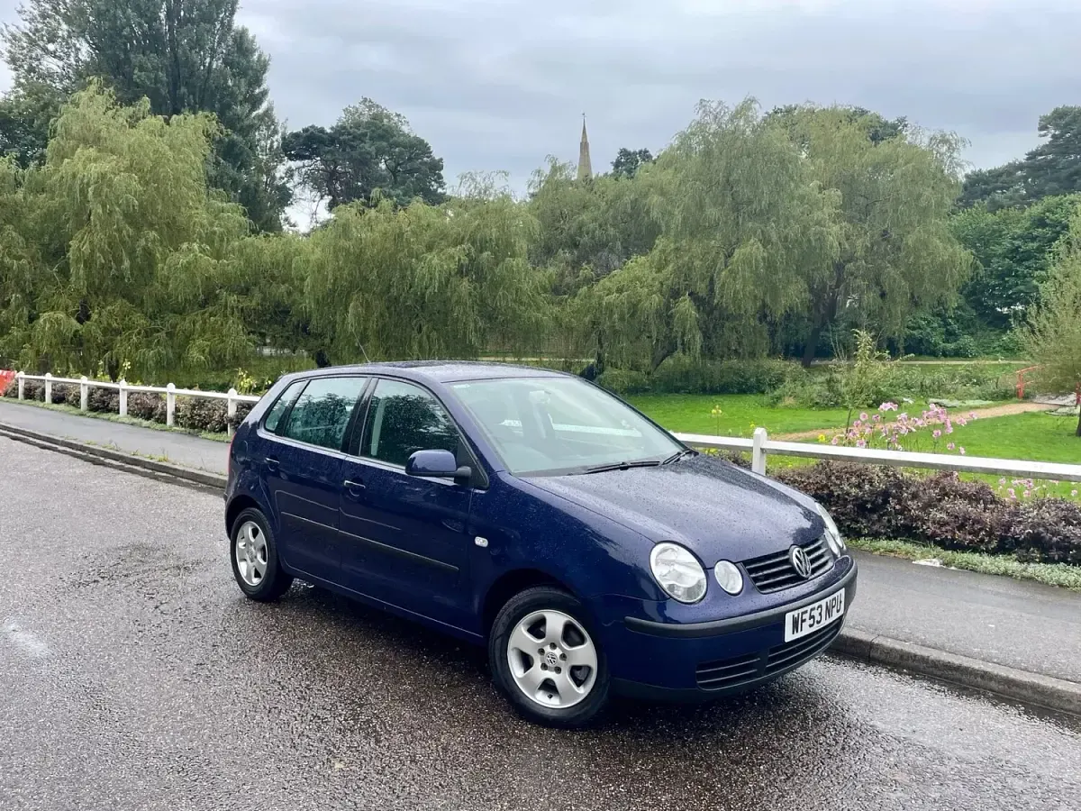 Used VW Polo SE 75 HP (55 kW) 2003 Blue Hatchback
