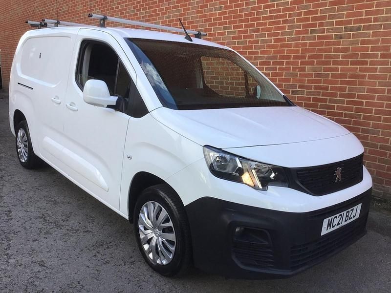 White Used 2021 Peugeot Partner MPV | £8,500 (A bit pricey) - Image 1/4
