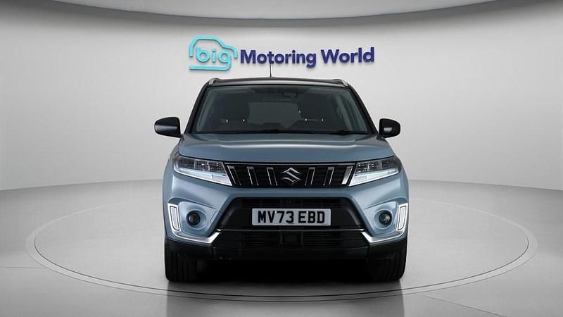Second-hand Suzuki Vitara SZ-T 129 CP (94 kW) 2023 Albastru SUV