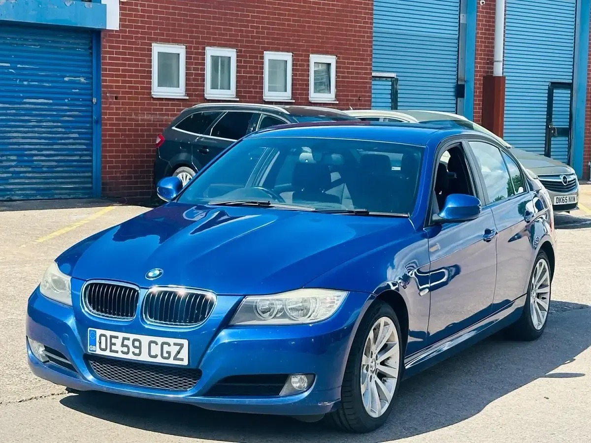 Used BMW 320 2010 Blue Sedan