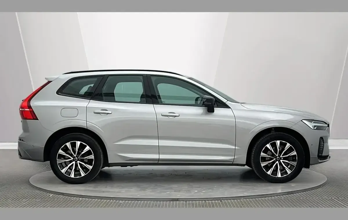 Used Volvo XC60 Plus 197 HP (144 kW) 2023 Silver SUV