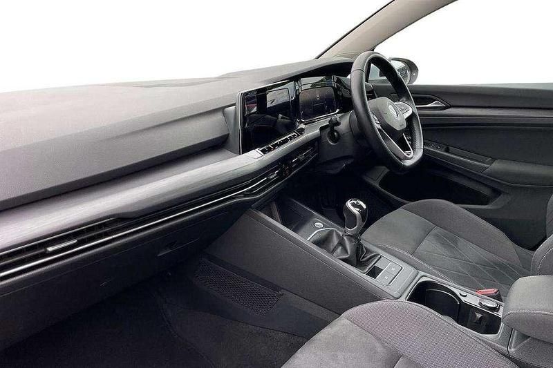 Used VW Golf VIII Style 150 HP (110 kW) 2022 Silver Hatchback