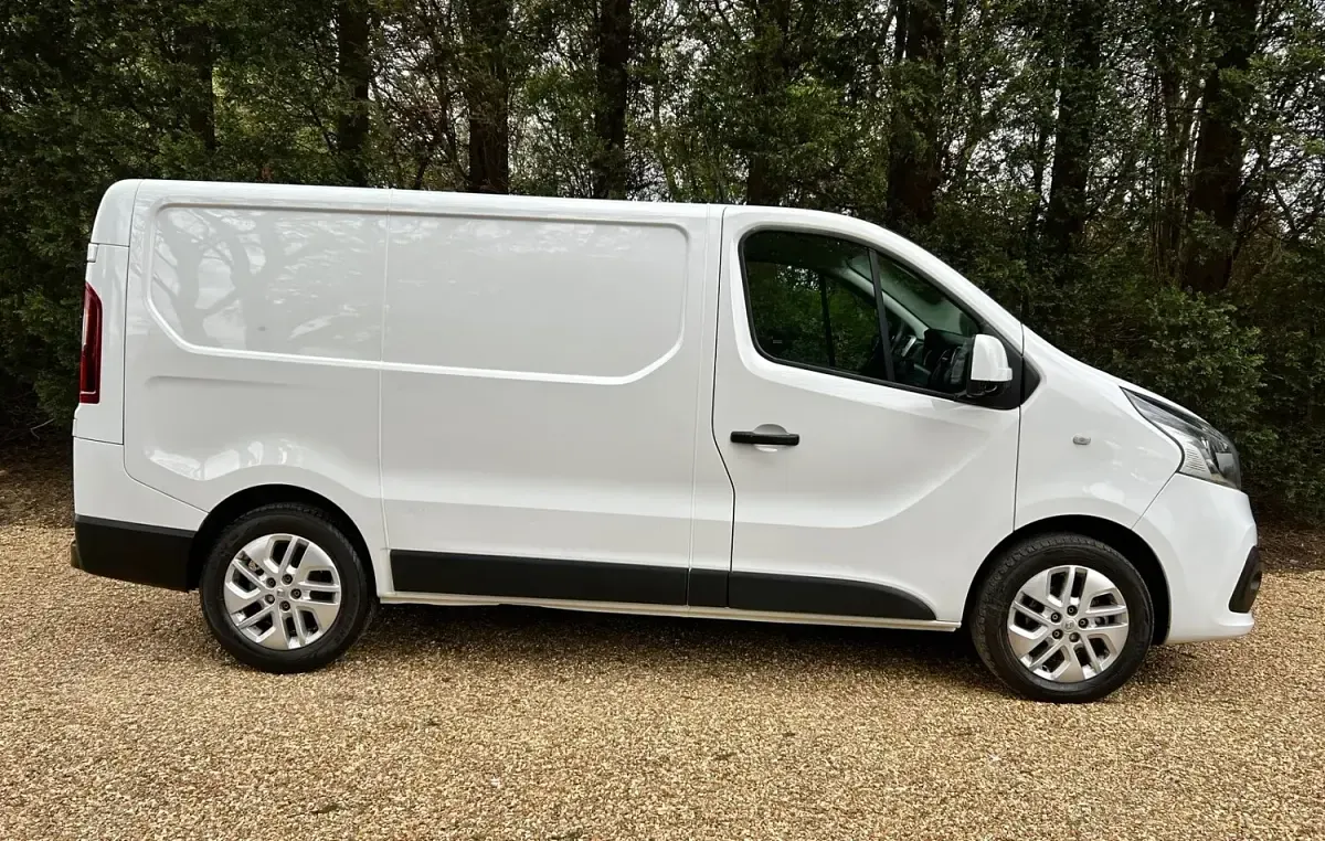 Used Renault Trafic 120 HP (88 kW) 2019 White MPV