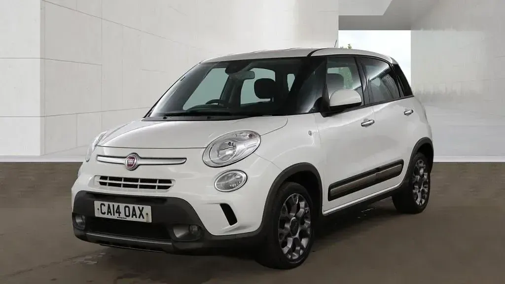 Gebraucht Fiat 500L Trekking 85 PS (62 kW) 2014 Weiß Van / Kleinbus