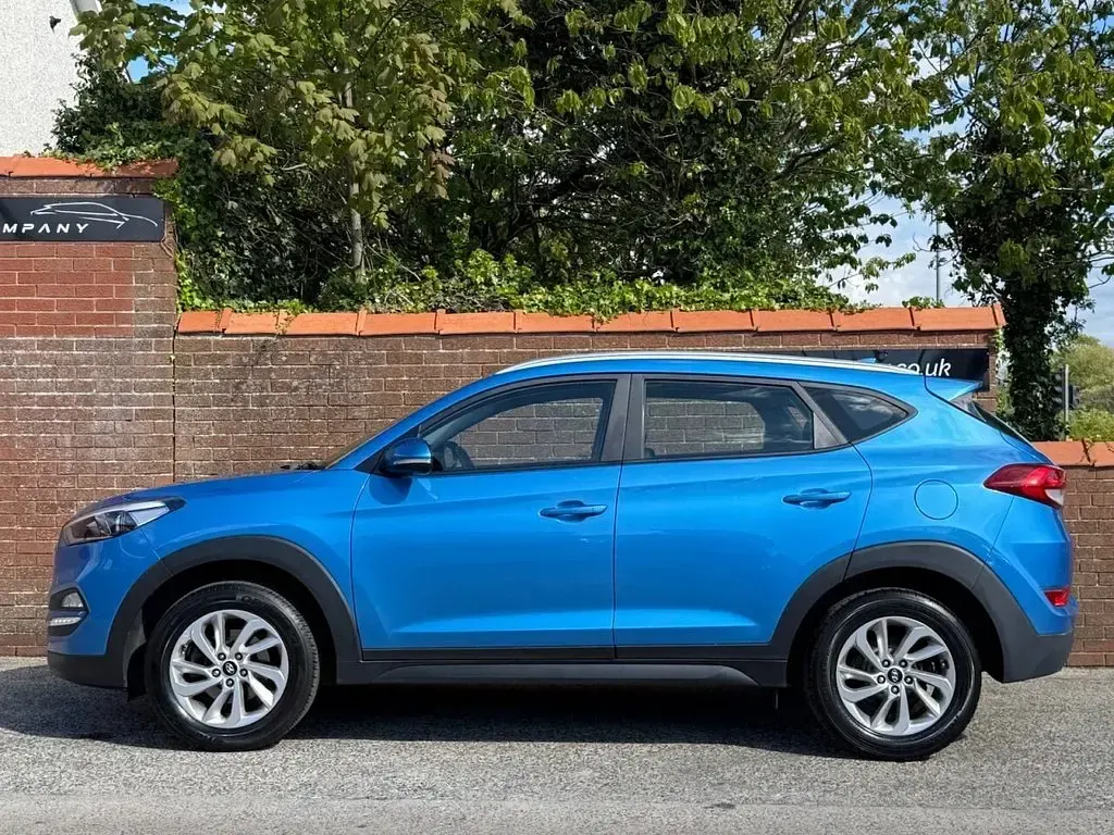 Used Hyundai Tucson SE 132 HP (97 kW) 2018 Blue SUV